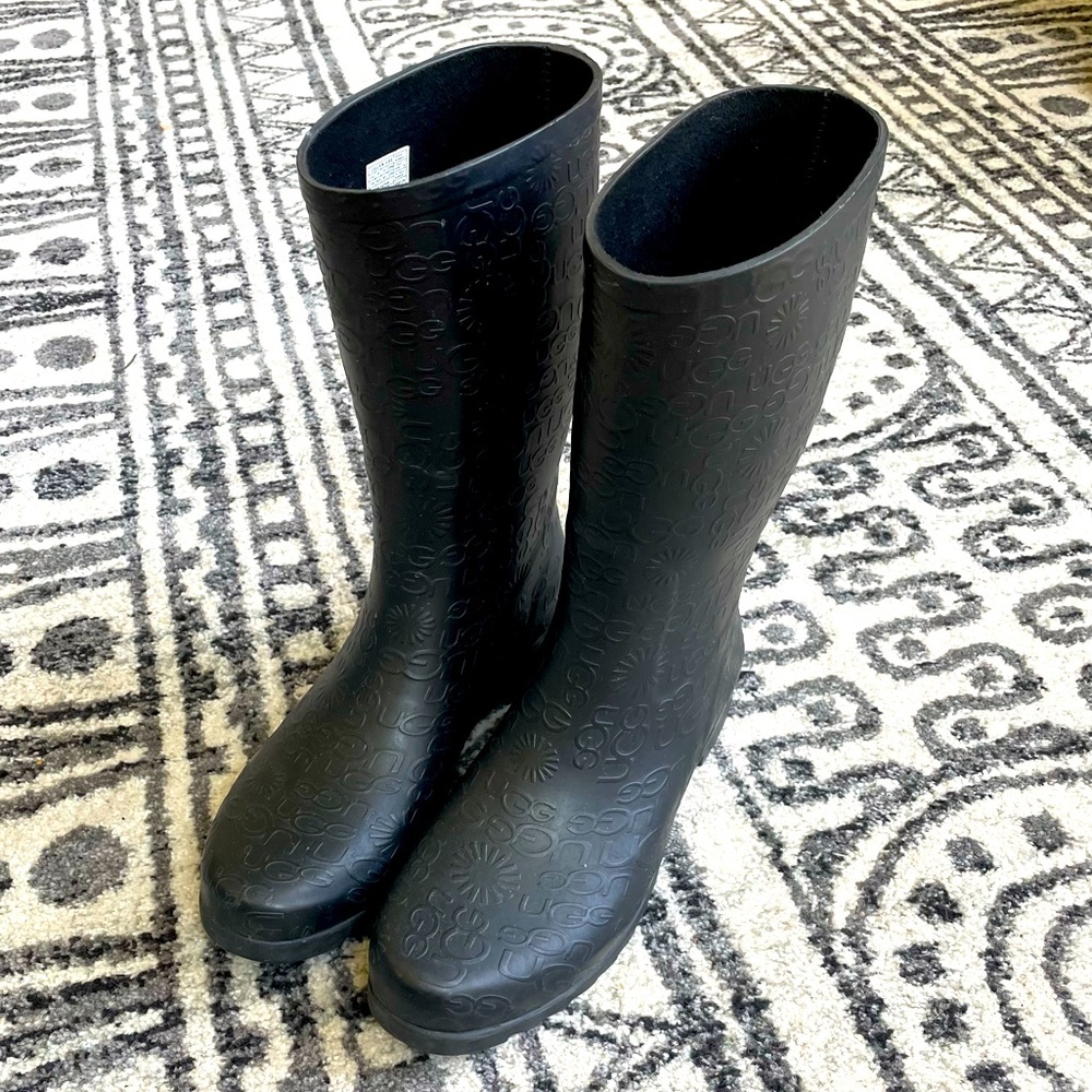 Ugg Rainboots!